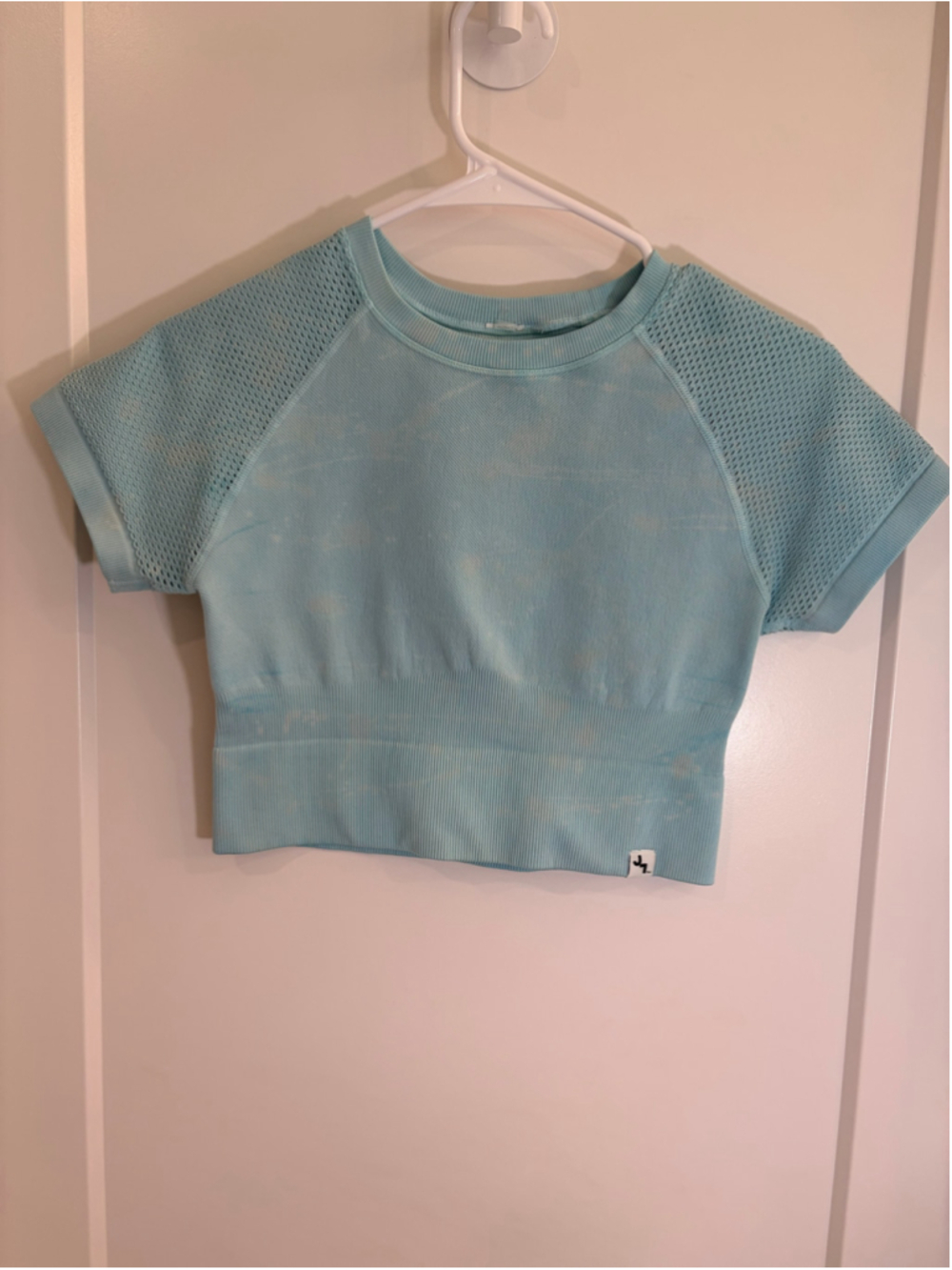 JoyLab Custom Bleached Seamless Athletic Crop Top Light Blue, Small (13.5” P2P)